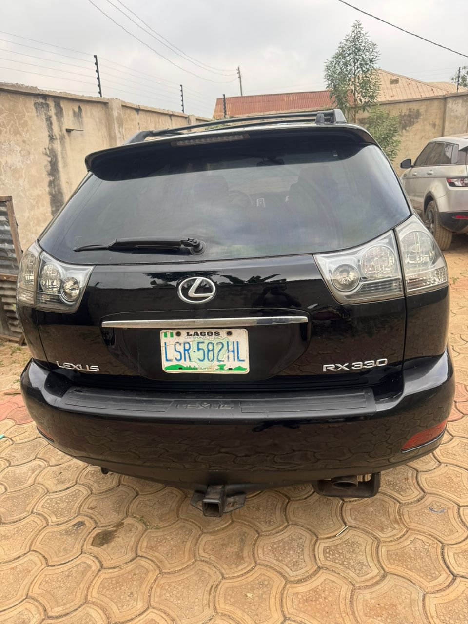 Social media account screenshot — LEXUS RX330